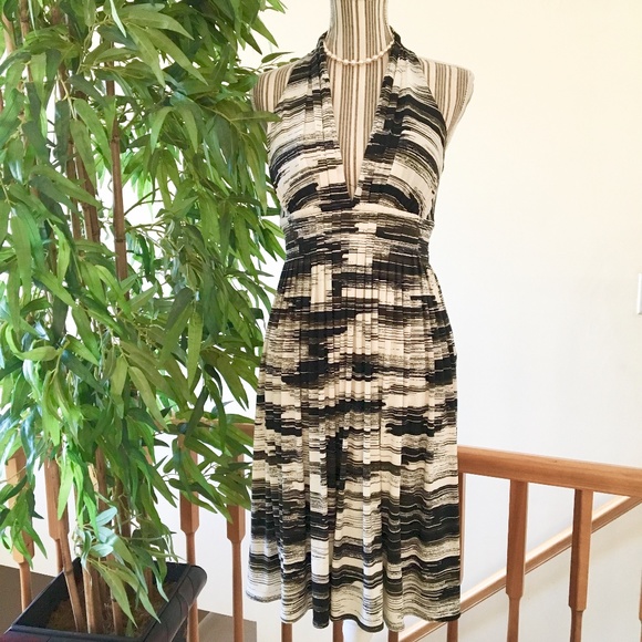 Calvin Klein Dresses & Skirts - Calvin Klein Deep Neck Black & White Dress Size 6